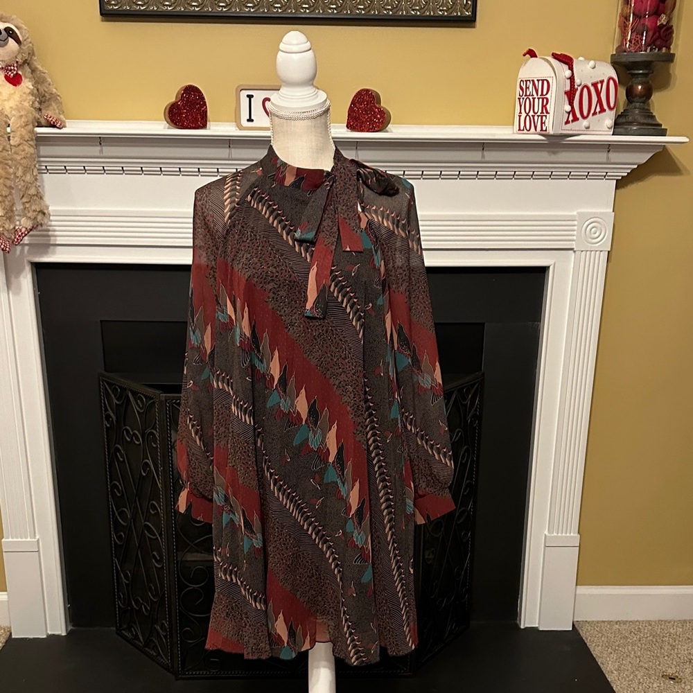 Molly Bracken Size Small NWT Vintage Patterned Dress with Tie Neck